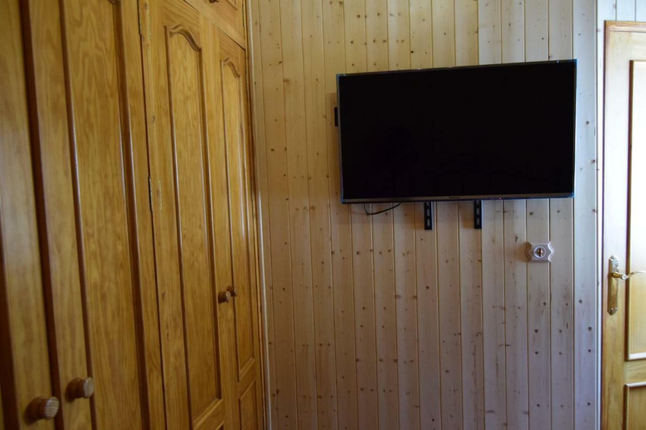 De Madera Muy Calido Con Buenas Vistas Y Wifi